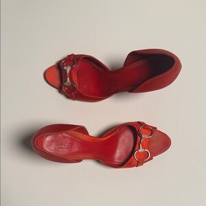 Gucci Peep-Toe Satin d'Orsay orange/red pumps with crystal-embellished horsebit